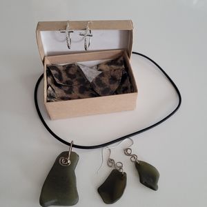 Necklace and earrings set